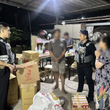 บก.ปอศ. เปิดปฏิบัติการทลายเครือข่ายเถื่อนข้ามชาติรายใหญ่ รวบชาวกัมพูชา 2ราย พร้อมของกลาง 50,000 ซอง รัฐเสียหายกว่า 3ล้านบาท