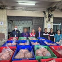 ตำรวจสอบสวนกลาง (CIB) ร่วมกับเจ้าหน้าที่ปศุสัตว์ บุกยึดข้อไก่เถื่อนกว่า 2,500 กก.พบห้องเย็นไร้ใบอนุญาต เสี่ยงสุขภาพผู้บริโภค