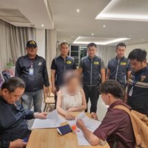 ตำรวจสอบสวนกลาง (CIB) รวบยกแกงค์ผู้ต้องหาหมายแดงชาวเวียดนามหลังก่อเหตุตุ๋นเพื่อนร่วมชาติ กว่า 300,000,000 เหรียญสหรัฐ