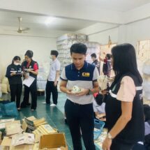 ตำรวจสอบสวนกลาง (CIB) ร่วม สสจ.นนทบุรี ทลายแหล่งผลิตเครื่องสำอางกรอกมือส่งขายร้านนวดสปาทั่วประเทศ มูลค่ากว่า 1.5 ล้านบาท