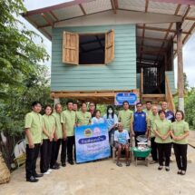 “นายกเดี่ยว” ทต.เด่นชัย ร่วมกับ มูลนิธิโรงพยาบาลสมเด็จพระยุพราชเด่นชัย และพมจ.แพร่ มอบบ้านให้ผู้สูงอายุที่มีความพิการฯ