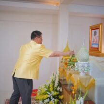 ปทุมธานี-วัดพระธรรมกายบาวาเรีย สหพันธ์เยอรมนี จัดพิธีเจริญพระพุทธมนต์ รับพระราชทานผ้าไตรฯ จากในหลวง