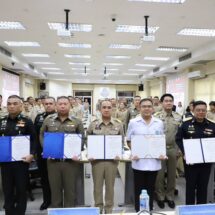 ปทุมธานี-เร่งสนองนโยบาย “ภูมิธรรม” กวาดล้างยาเสพติด “No Drugs No Dealers” รวมพลังทุกภาคส่วน ประกาศปฏิญญา “รวมพลัง ยับยั้งปัญหายาเสพติด”
