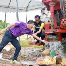 พิษณุโลก อบจ.พิษณุโลก ช่วยขุดเจาะบ่อบาดาลให้ประชาชนใน ต.โคกสลุด อ.บางกระทุ่ม ใช้อุปโภคบริโภค