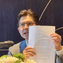 ณพ ณรงค์เดช -แถลงใหญ่ปมตุลาการเสนอรับสินบน “ร้อยโล” เผยโดนล็อกเงินปันผลยาวนานกระทบธุรกิจ-ครอบครัว ขอเดินหน้าอาสาตีแผ่ความจริงเพื่อร่วมรักษากระบวนการยุติธรรม