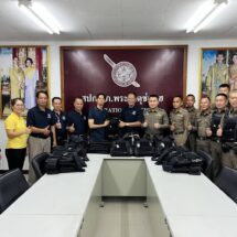 บ.ไนน์ตี้ไนน์นู้ดเดิล จำกัด มอบเสื้อเกราะกันกระสุน ให้ สภ.พระธาตุช่อแฮ ใช้ในการปฏิบัติหน้าที่ ดูแลชีวิตและทรัพย์สินของพี่น้องประชาชน