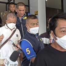 ฝากขัง 2 อดีตพระดัง-ลูกศิษย์ คดีพัวพันสีกากอล์ฟ ทุจริตเงินวัด