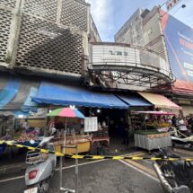 เหตุสลดในตลาดจังหวัดเพชรบุรี คู่กรณีเป็น ตร.ใช้ปืนยิงสองผัวเมียเจ้าของร้านขายไข่เสียชีวิต ก่อนปลิดชีพตัวเองตาม