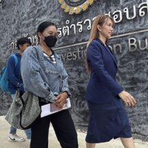 ผู้เสียหาย 5 คนตบเท้าแจ้งจับ “เจน ญาณทิพย์” เพิ่ม เรียกร้องให้ออกมาชี้แจง ทองที่รับบริจาคไปอยู่ที่ไหน