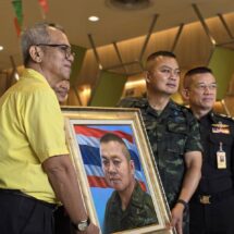 “แม่ทัพภาค 2 ” ปฏิเสธ หลังถูกทาบทามนั่งตำแหน่งระดับสูงในการเมือง – มองไม่ยั่งยืน ขอเป็นที่ปรึกษา เพื่อนๆ ในกองทัพ – ย้ำ ปะทะรอบ2 ขึ้นอยู่กับสถานการณ์