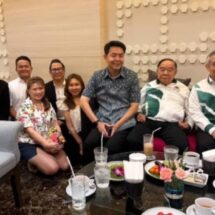 “ลุงป้อม” โผล่พัทยาไม่ได้หายไปไหน ประชุม 140 สส. ลุยศึกเลือกตั้งใหญ่ครั้งหน้า สยบข่าวเตรียมล้างมือการเมือง