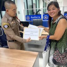 ตัวแทนสมาคมพุทธวจนในยุโรป ยื่นข้อมูลให้บิ้กเต่าเมื่อเวลา 09.30