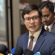 ส.สรังสิมันต์”  มองปมสินบน 40 ล้านให้รัฐมนตรี   ไม่ดำเนินคดีแก๊งคอลเซ็นเตอร์ ไม่ควรปล่อยให้เงีย