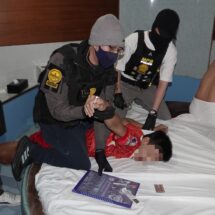 ชุดยาเสพติดนครบาล รวบหมอเถื่อนหัวจ่ายบนโลกออนไลน์รับบริการฉีดยาไอซ์ถึงเตียงนอน