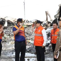 ปทุมธานี“พ่อเมืองปทุมธานี”ลงพื้นที่ตรวจสอบเหตุเพลิงไหม้โกดังให้เช่า ในพื้นที่ อ.คลองหลวง ย้ำเจ้าหน้าที่ตรวจสอบความปลอดภัยโครงสร้างอาคาร และป้องกันเหตุโกดังที่เหลือ !!!