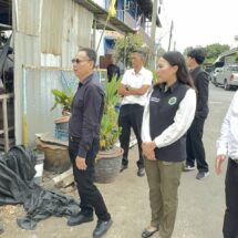 ปทุมธานี-พ่อพลทหารวายุ ตื้นตันน้ำตาร่วง นายกแจ็สเร่งสร้างบ้านใหม่ คนปทุมหลายภาคส่วนแห่ ร่วมช่วย