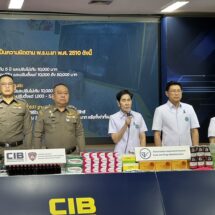 ตำรวจสอบสวนกลาง (CIB) ร่วม อย. ตัดวงจร 4×100 มรณะมอมเมาเยาวชนทลาย 3 เครือข่าย ค้น 10 จุด ยึดยาเขียวเหลืองกว่า 1 ล้านเม็ดยาแก้ไอกว่า 1 หมื่นขวด มูลค่ากว่า 20 ล้านบาท