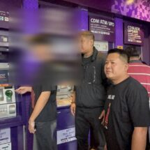 รวบ 3 แก๊งบัญชีม้า คาตู้เอทีเอ็มย่านห้วยขวาง ยึดของกลางหลายรายการ