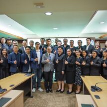 ส.นวัตกรรมฯผนึกมรภ.ธนบุรีมุ่งพัฒนาคนรุ่นใหม่ยุคเศรษฐกิจคาร์บอนต่ำรองศาสตราจารย์ ดร.ปนัดดา ยิ้มสกุล อธิการบดีมหาวิทยาลัยราชภัฏธนบุรี พร้อมด้วย นายสกุล อริยโชติมา นายกสมาคมนวัตกรรมและสิ่งแวดล้อม ร่วมพิธีลงนามบันทึกความร่วมมือ (MOU)