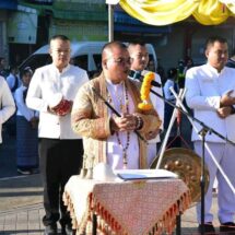 ผู้ว่าฯ มุกดาหารนำคณะสักการะสิ่งศักดิ์สิทธิ์ เสริมสิริมงคลก่อนเปิดงานกาชาด 2569