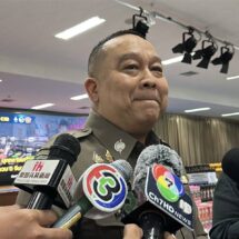 ผบช.ก. จ่อเร่งสอบปากคำแพทย์ คลี่ปมข้อเท็จจริง บิ๊กโจ๊ก ทำร้ายลูกน้อง ส่วนคดีสินบนทองคำ ยันชัด ตำรวจ มีอำนาจหน้าที่