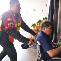 ศาลอาญาอ่านคำพิพากษาศาลฎีกาลงโทษจำคุก เจ๋งดอกจิกกับพวกคดีก่อการร้าย จากเหตุ นปช.ชุมนุมเมื่อปี 2553