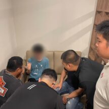ศูนย์ต่อต้านการฉ้อโกงออนไลน์​ (ACSC) ช่วยเหลือนักศึกษาชายถูกหลอกว่าเอี่ยวคดีฟอกเงิน บังคับขังตัวในห้อง-เรียกค่าไถ่ทิพย์จากผู้ปกครอง สูญเงินกว่า 1 ล้านบาท