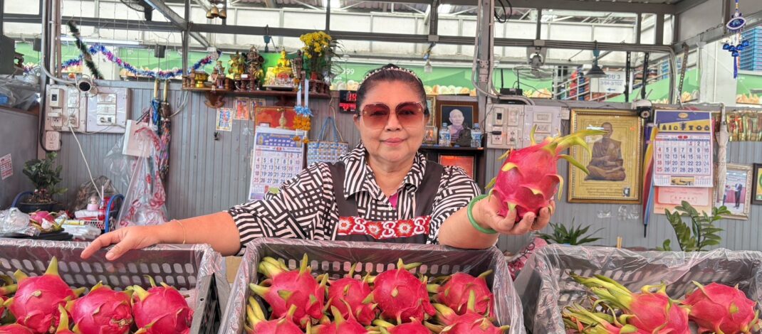 ปทุมธานี-ตลาดสี่มุมเมือง เปิดตลาดผลไม้ไหว้เจ้ารับตรุษจีน หนุนเกษตรกรไทย