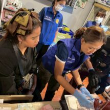กำแพงเพชรเปิดปฏิบัติการ ทำ ทันที Action 5” 🚨ชุดปฏิบัติการพิเศษฝ่ายปกครองจังหวัดกำแพงเพชร บุกทลายซ่องโอเกะช่วย 3 เด็กหญิง อึ๊ง ! ต่ำสุดอายุ 14 ปี ถึง 2 ราย กลางวันเรียน ตกกลางคืนถูกแม่เล้าค้ากามในคาราโอเกะ🚨 แจ้ง 16 ข้อหาหนักฐานค้ามนุษย์แก่แม่เล้า พร้อมขยายผลช่วยเหลือเหยื่อเพิ่มเติม