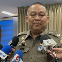 ผบช.ก.เผยความคืบหน้าคดี กกต.ร้องทุกข์กรณีถ่ายภาพบัตรเลือกตั้ง ระบุคณะกรรมการการเลือกตั้งเข้าให้ปากคำและมอบหลักฐานเพิ่มเติม ขณะที่ผู้ถูกกล่าวหานัดเข้าพบพนักงานสอบสวน 12 มี.ค. ย้ำขณะนี้ยังไม่ได้แจ้งข้อกล่าวหา ต้องรวบรวมพยานหลักฐานให้รอบคอบก่อนพิจารณาความผิดตามกฎหมาย