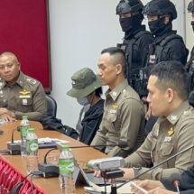 ตำรวจนครบาลคุมตัว “นายต้อม” ผู้ต้องหาฆ่าหั่นศพแฟนสาว สอบปากคำ หลังจับกุมได้ขณะเตรียมหลบหนีไป สปป.ลาว ผู้ต้องหารับสารภาพ อ้างก่อเหตุเพราะหึงหวง และอารมณ์ชั่ววูบ