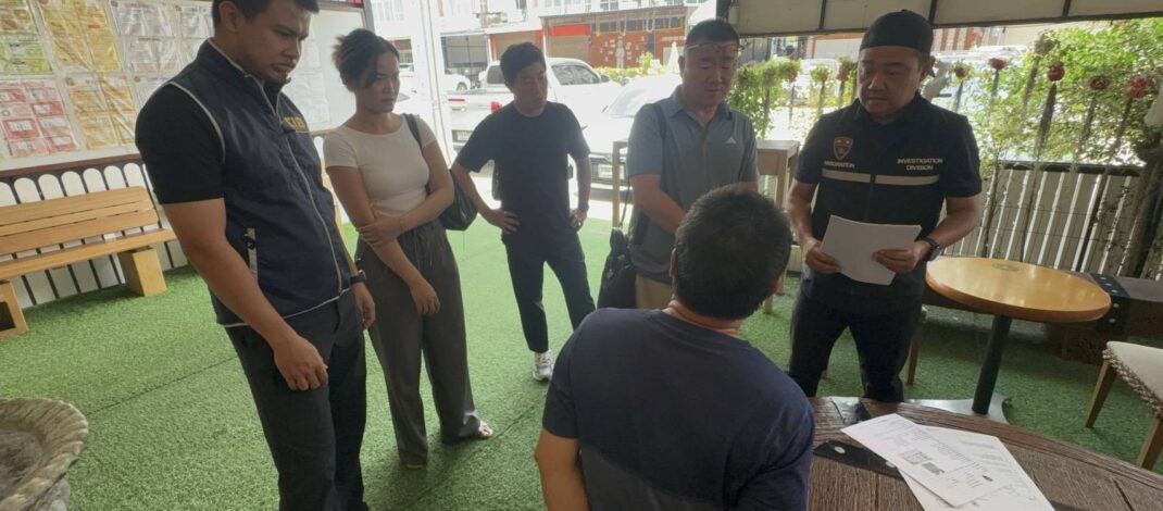 รวบคา รร. สอนภาษา บช.ก.ผนึก สตม. รวบหัวหน้าแก๊งเงินกู้เกาหลีใต้ หลอกขูดรีดแรงงาน เหยื่อเฉียดหมื่นราย เสียหายกว่า 355 ล้าน