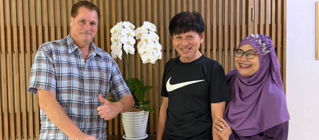 เมียเจ้าของธุรกิจปลาร้า “เขยลาว” ร้องสื่อ สามีชาวฮอลแลนด์ดับสลด หลังทำบอลลูนหัวใจรพ.ดัง