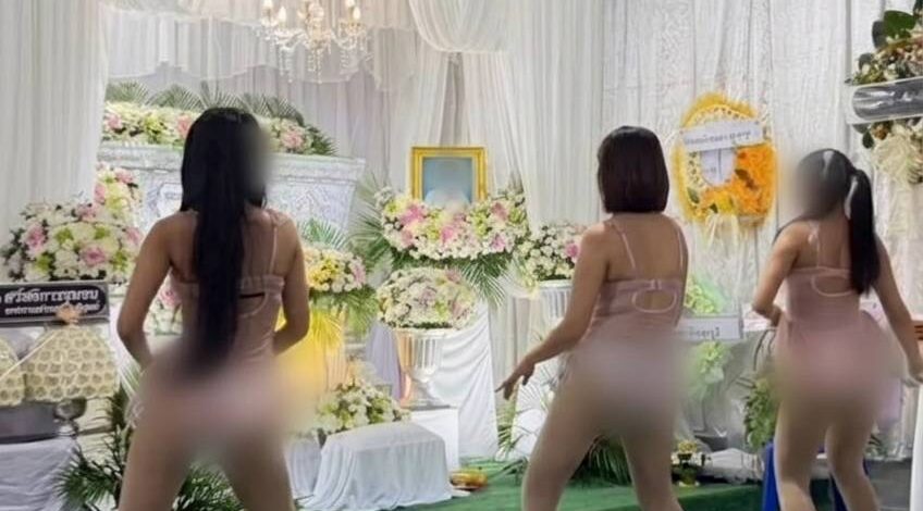 สั่งเสียครั้งสุดท้าย! ลูกหลานจัดเต็มจ้าง “โคโยตี้” เต้นหน้าโลงศพ ส่งดวงวิญญาณคุณพ่อขึ้นสวรรค์ตามคำขอ