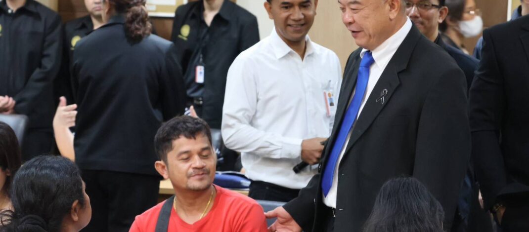 ศุภมาส” เผย!ช่างหนึ่ง” เบี้ยวนัด สคบ. ไม่มาให้ปากคำ ทิ้งเหยื่อ 40 รายเก้อ สั่งออกหมายเรียกซ้ำ งัดโทษอาญาจำคุก 1 เดือน ปรับ 2 หมื่น เร่งสอบเส้นทางการเงิน 15 วัน ปิดคดีไม่เกิน 2 เดือน พ่วงขยายผลคดี “โมเดิร์นเทจ” เหยื่อรวม 90 ราย ส่ง ปคบ.