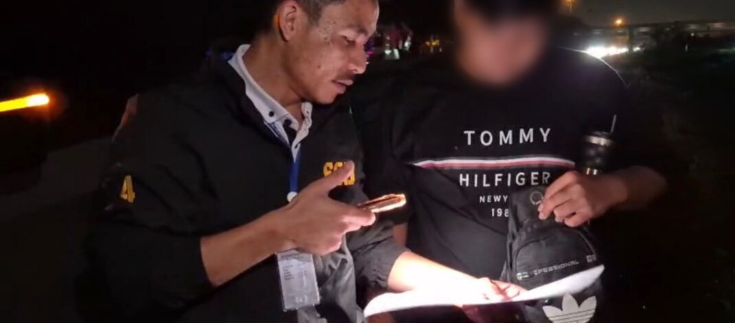 ตำรวจสอบสวนกลาง (CIB) รวบ “กาย” พัทยา แก๊งคอลเซ็นเตอร์แสบ อ้างเจ้าหน้าที่ตำรวจ-เจ้าหน้าที่กฎหมายทรู หลอกนักศึกษา อ้างเกี่ยวข้องอาชญากรจีนเทา สูญเงิน 1.48 ล้านบาท