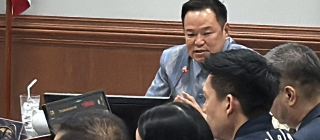 นายกฯ ติดตามคดีทุจริตสอบท้องถิ่น ตำรวจขยายผลหาผู้บงการ พบผู้ต้องหาให้การพาดพิงบุคลากร มศว. ขณะ มท.ตรวจพบคะแนนผิดปกติ 5,814 ราย