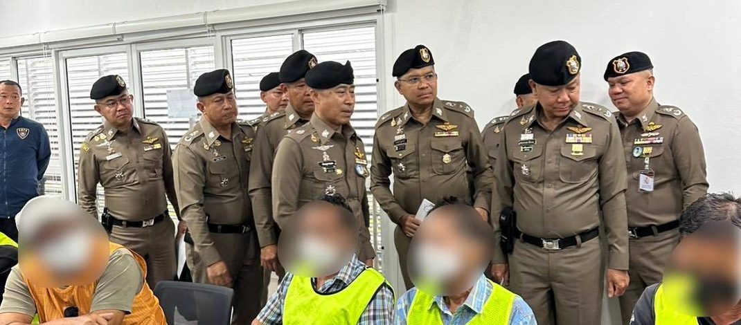 มท.4 – บิ๊กราญ-นพศิลป์-DOPA NICE เปิดปฏิบัติการ ”สยบภัยไชยปราการ“ ออกบัตรทะเบียน 0 เถื่อน รวบเจ้าหน้าที่รัฐ – กำนัน – ผู้ใหญ่บ้าน เอี่ยว ”ขบวนการฟอกแรงงาน”