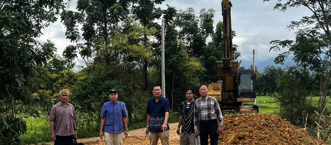 ทต.บ้านถิ่น ดำเนินการซ่อมแซมและปรับปรุงพื้นผิวจราจร ถนนคันสระเด่นหินเข้าฝัก หมู่ที่ 2 เพื่อการสัญจรมีความปลอดภัยเพิ่มมากขึ้น