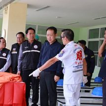 ผู้ว่าฯ ชลบุรี รุดตรวจเหตุยิงในโรงเรียนอนุบาลหนองปลาไหล สั่งปิดเรียนทันที ยืนยันเด็ก 44 คนปลอดภัย