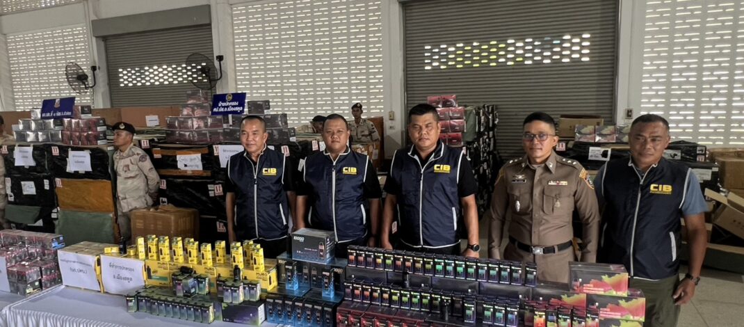 CIB ร่วมผู้ว่าฯ สตูล ทลายรังบุหรี่ไฟฟ้าเถื่อนข้ามชาติ ยึดของกลางบิ๊กล็อตกว่า 31 ล้าน ความเสียหายภาษีพุ่ง 130 ล้าน