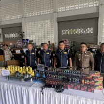 CIB ร่วมผู้ว่าฯ สตูล ทลายรังบุหรี่ไฟฟ้าเถื่อนข้ามชาติ ยึดของกลางบิ๊กล็อตกว่า 31 ล้าน ความเสียหายภาษีพุ่ง 130 ล้าน