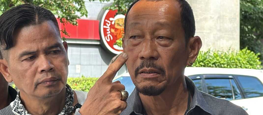 ’โชค ติ๊งโหน่ง‘ ร้องกองปราบถูกดาบตำรวจเพชรบุรีกับพวก รุมทำร้ายร่างกายเกินกว่าเหตุปมทะเลาะกับครอบครัว