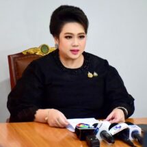 ศุภมาส” สั่ง สคบ. จับมือ ตร.-กทม.-คมนาคม ระดมรถยก 27 คัน เร่งช่วยรถจมน้ำเคหะร่มเกล้า ย้ำเคลื่อนย้ายปลอดภัย ลดภาระผู้ประสบภัย